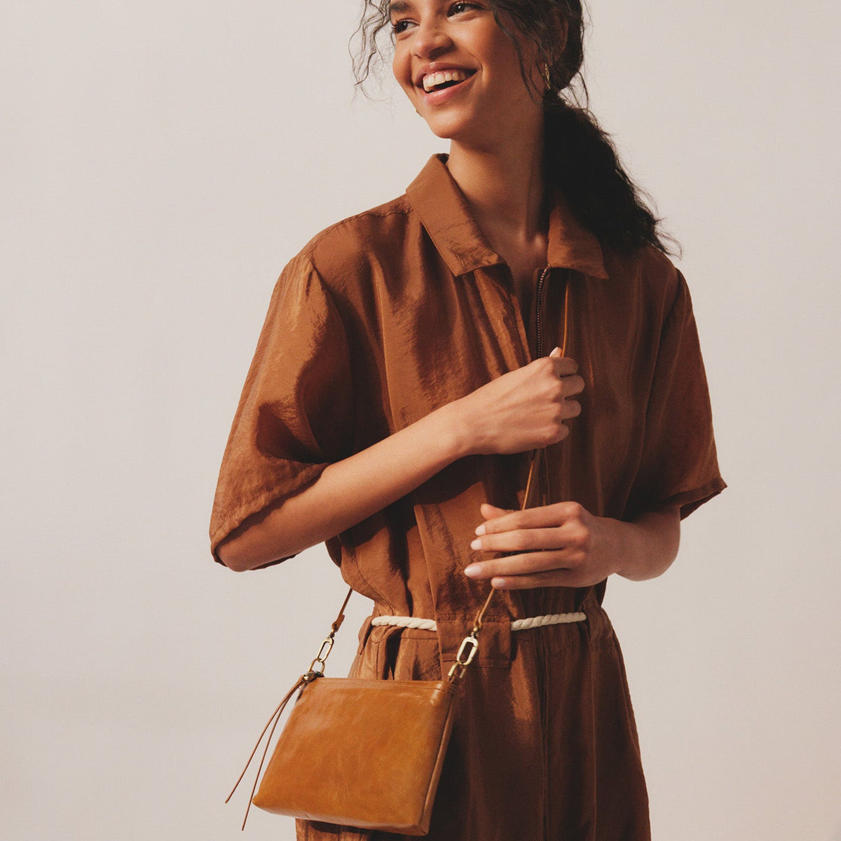 Darcy Crossbody In Polished Leather - Truffle | HOBO