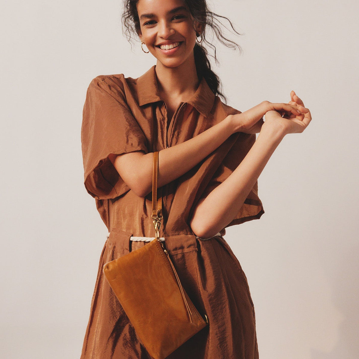 Darcy Crossbody In Polished Leather - Truffle | HOBO