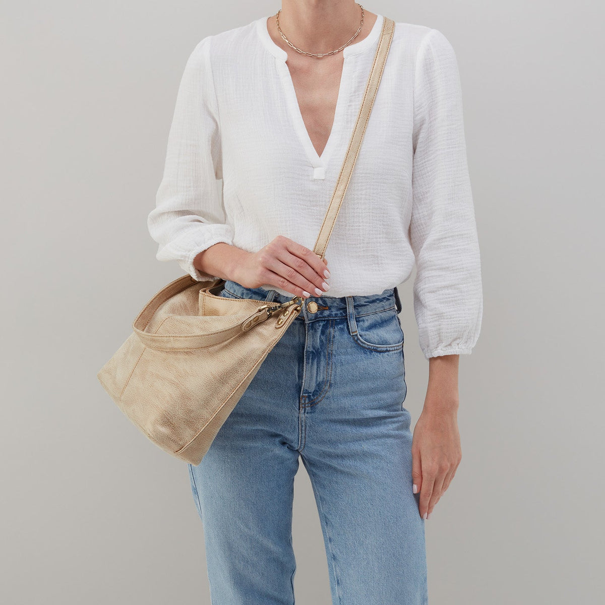 Pier Shoulder Bag in Metallic Leather - Gold Leaf | HOBO