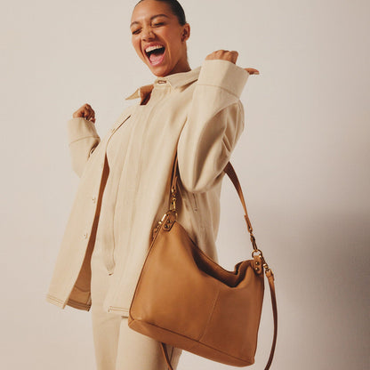 Pier Shoulder Bag In Pebbled Leather - Sandstorm | HOBO