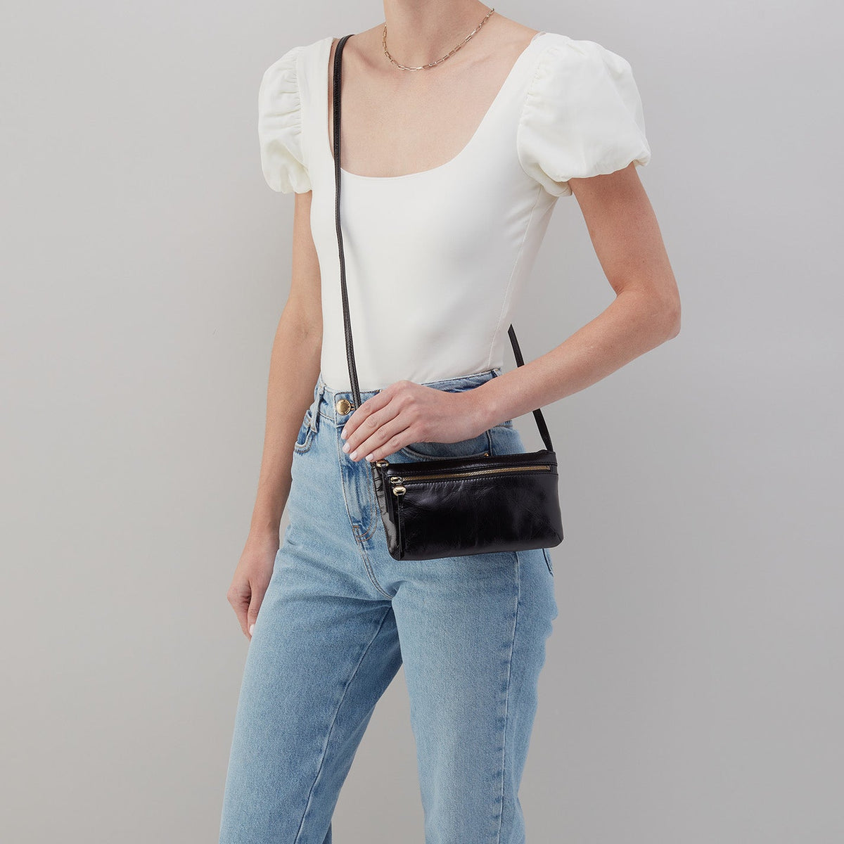 Cara Crossbody In Polished Leather - Black | HOBO