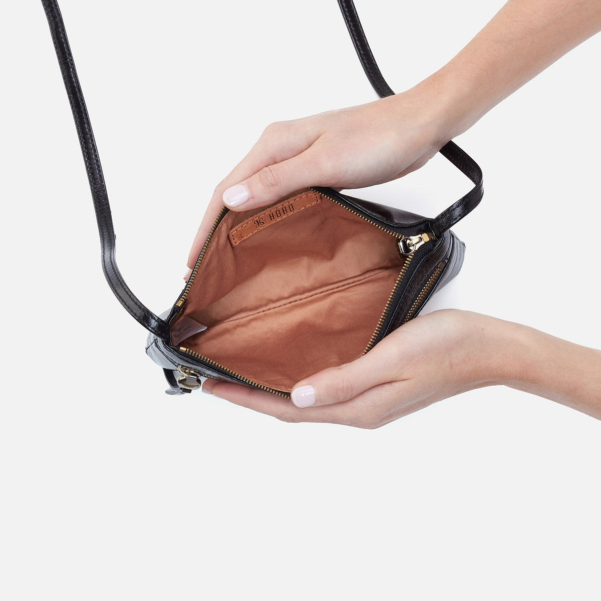 Cara Crossbody In Polished Leather - Black | HOBO