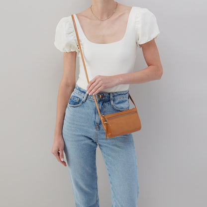 Cara Crossbody In Polished Leather - Natural | HOBO