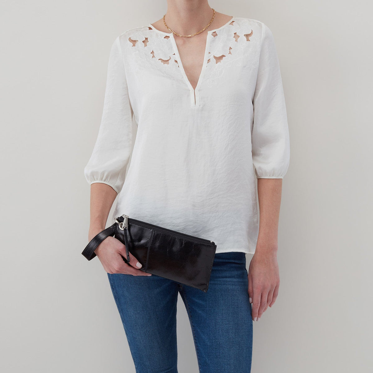 Vida Wristlet In Polished Leather - Natural | HOBO