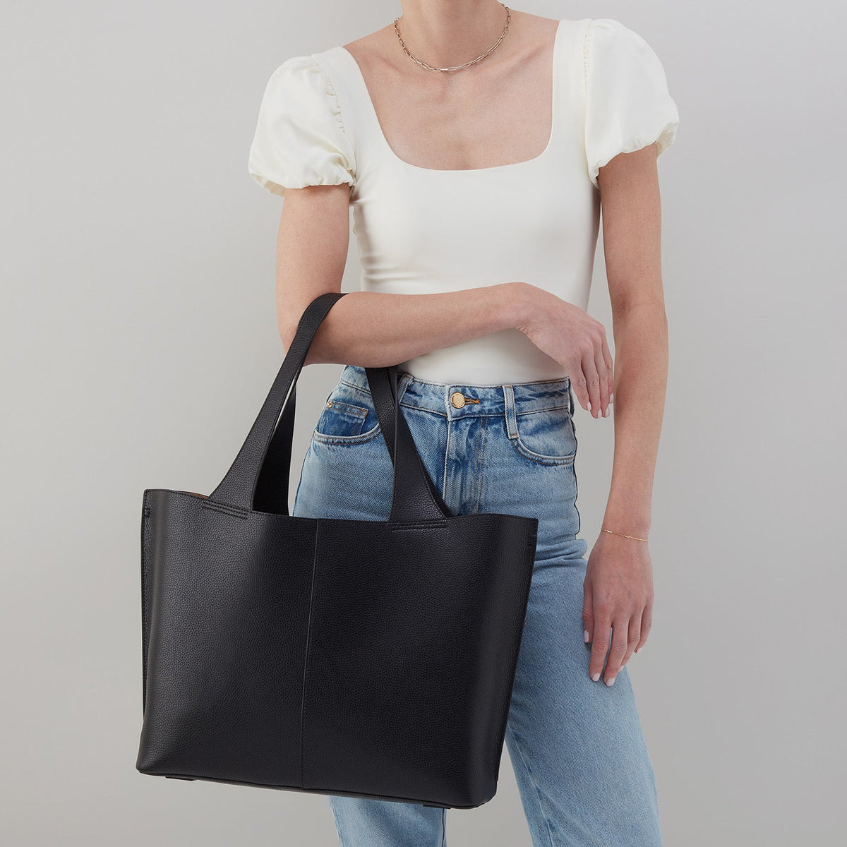 Vida Large Tote in Micro Pebbled Leather - Black | HOBO