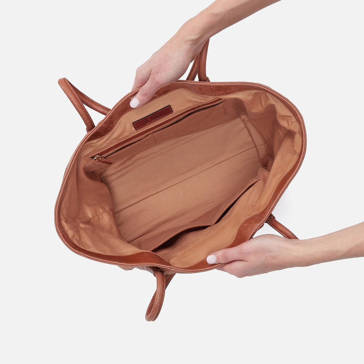 Phoebe Tote In Smooth Leather - Saddle | HOBO