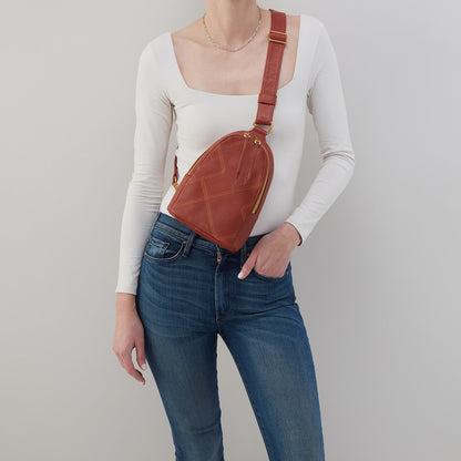 Fern Sling In Pebbled Leather - Rust | HOBO