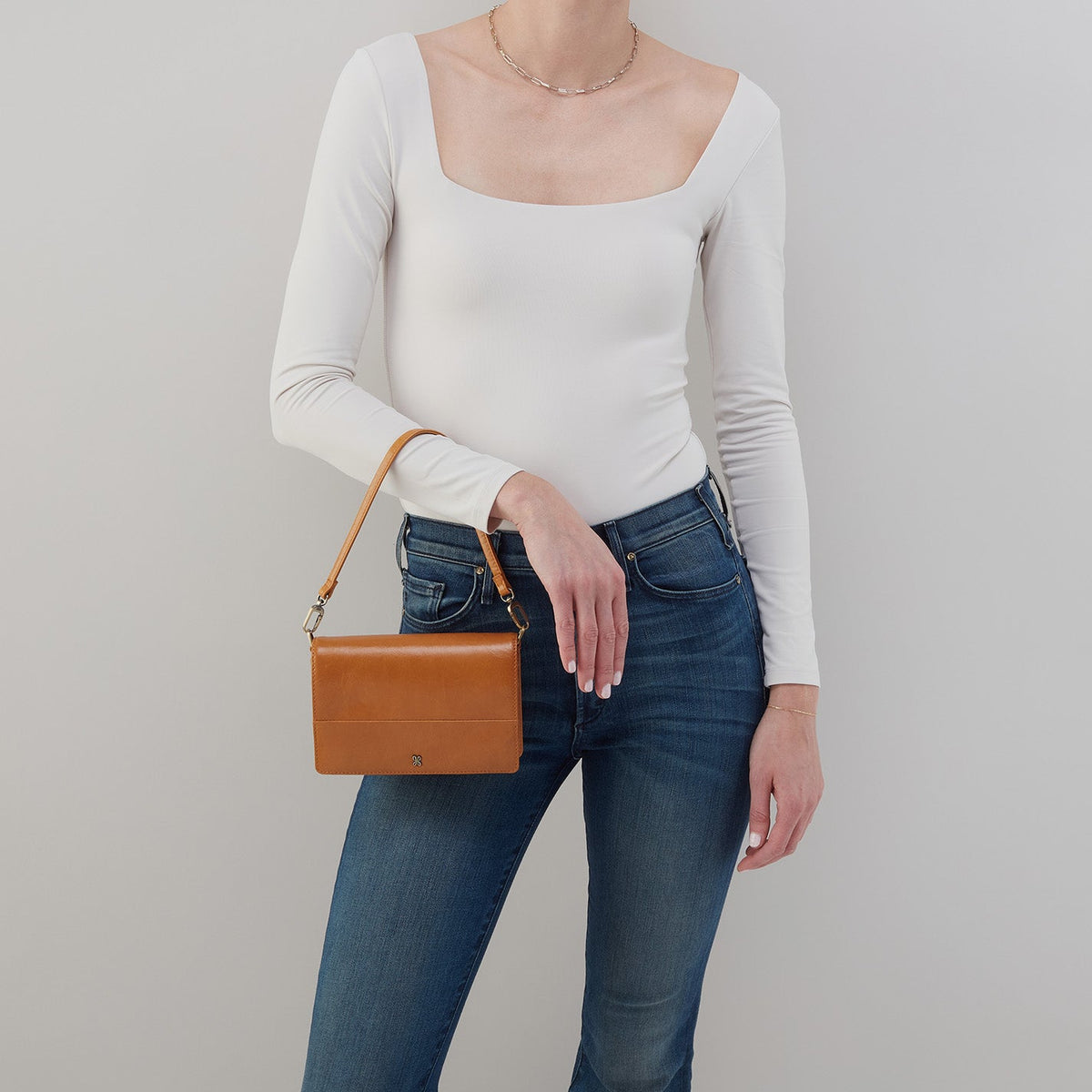 Jill Crossbody In Polished Leather - Natural | HOBO