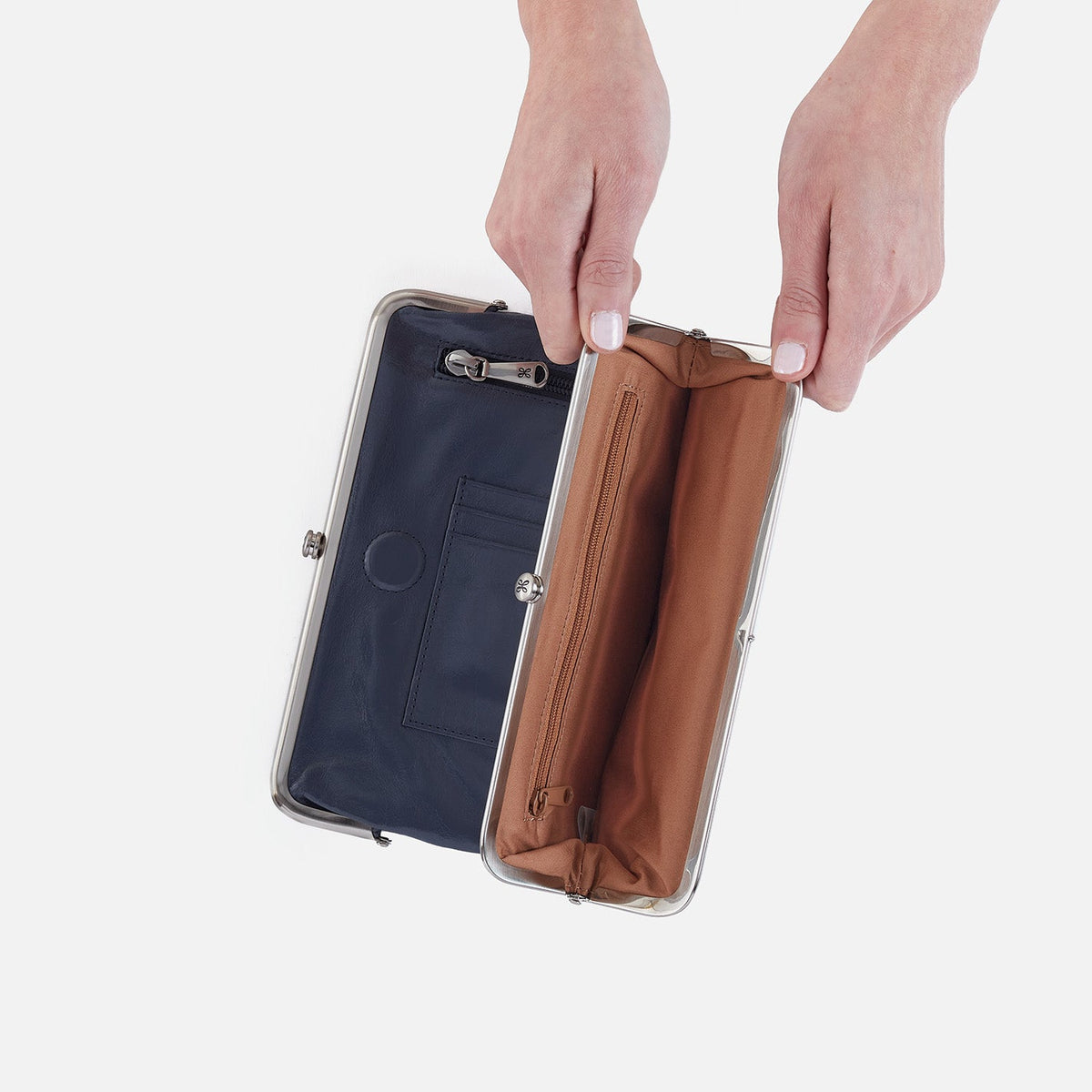 Lauren Clutch-Wallet In Polished Leather - Blue Stone | HOBO
