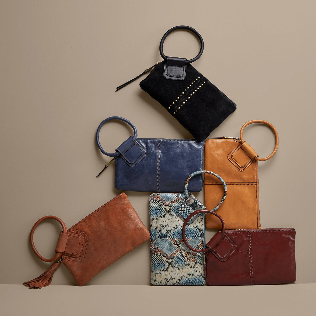 Sable Wristlet In Polished Leather - Blue Stone | HOBO