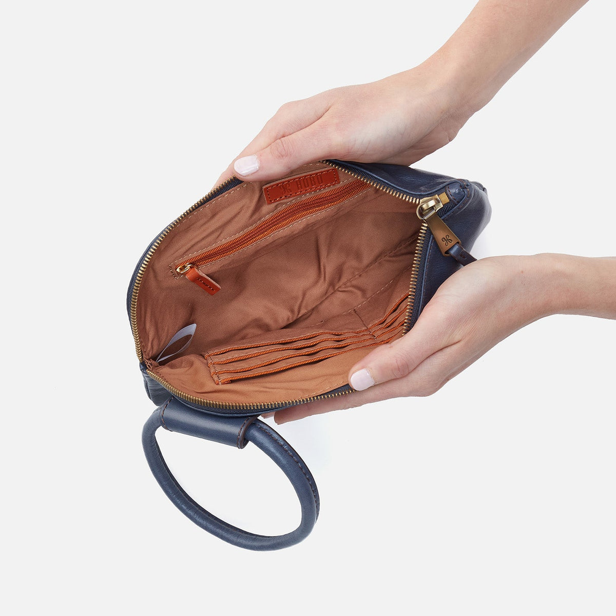 Sable Wristlet In Polished Leather - Blue Stone | HOBO