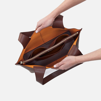 Vida Tote In Micro Pebbled Leather - Chocolate | HOBO