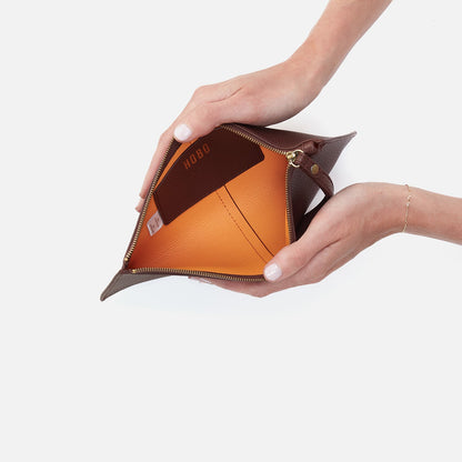 Vida Large Pouch in Micro Pebbled Leather - Chocolate | HOBO