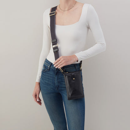 Cass Phone Crossbody In Pebbled Leather - Black | HOBO