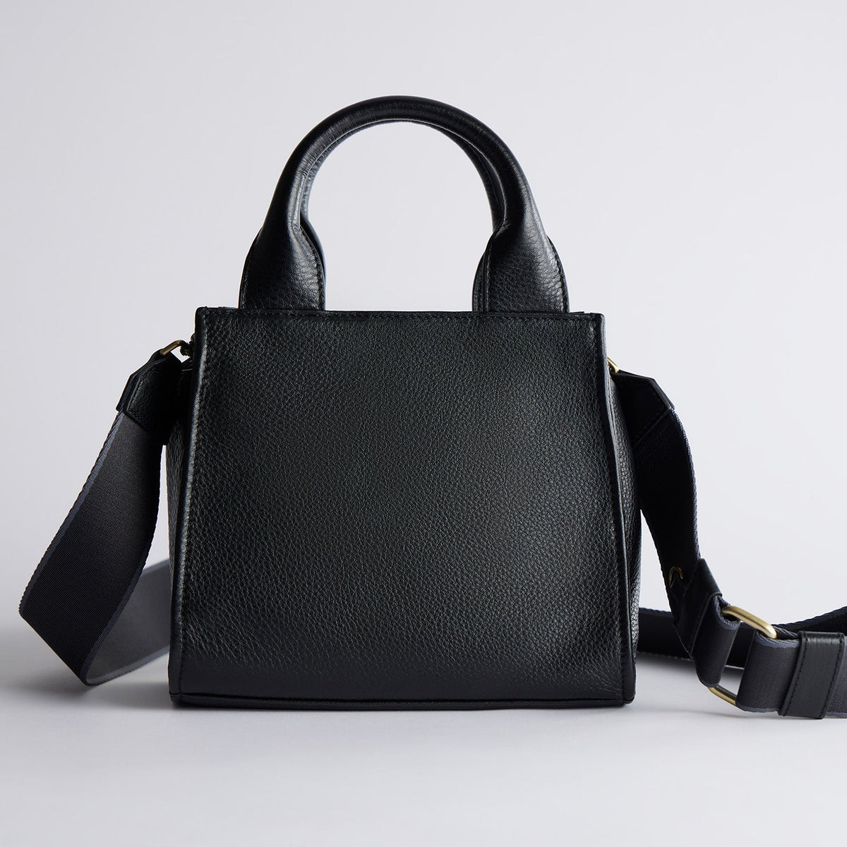 Cass Small Tote In Pebbled Leather - Black | HOBO