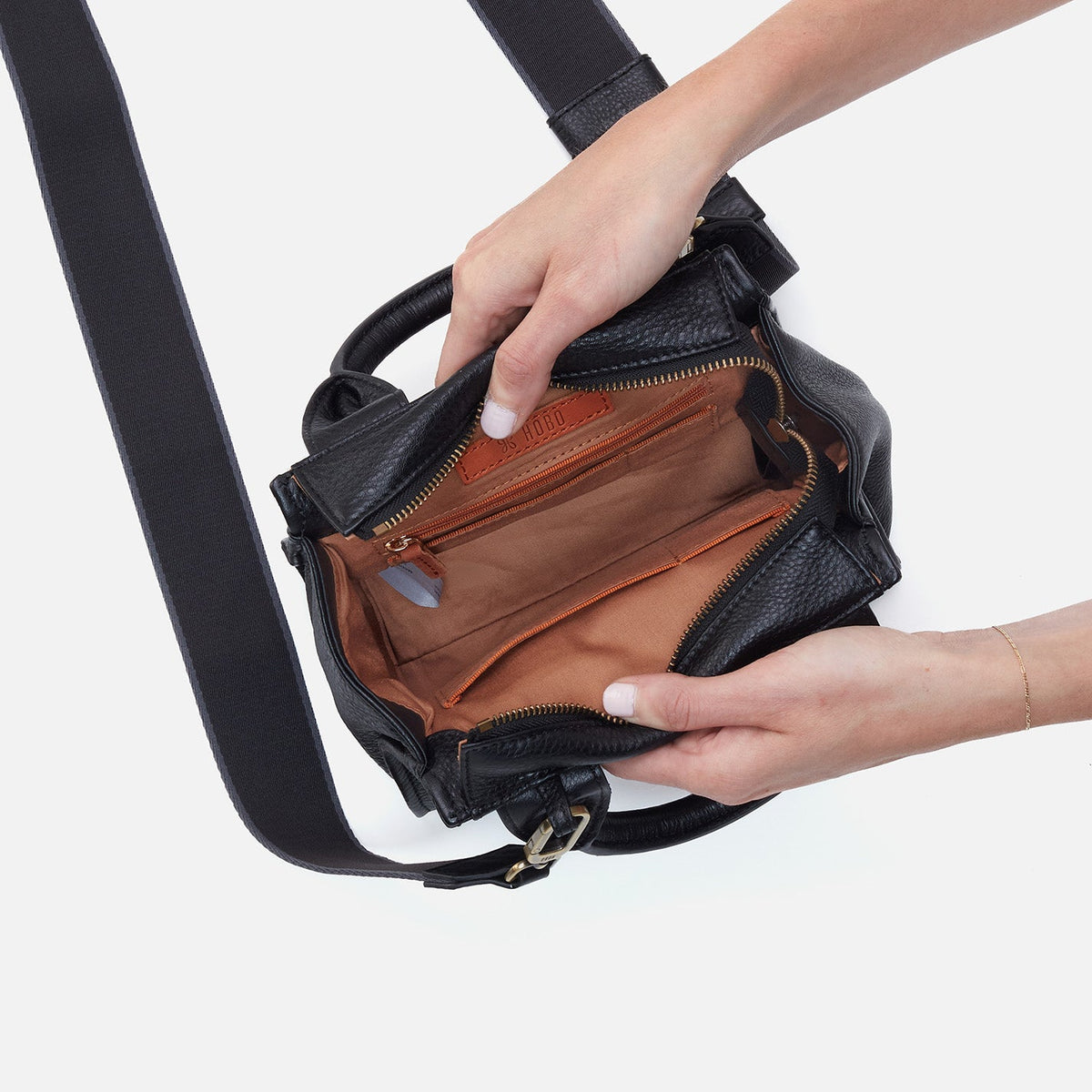 Cass Small Tote In Pebbled Leather - Black | HOBO