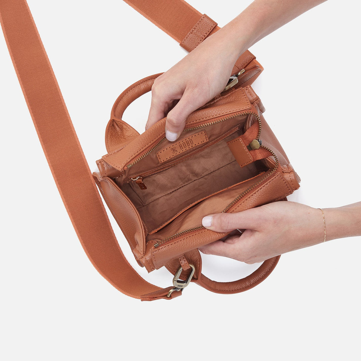 Cass Small Tote In Pebbled Leather - Butterscotch | HOBO