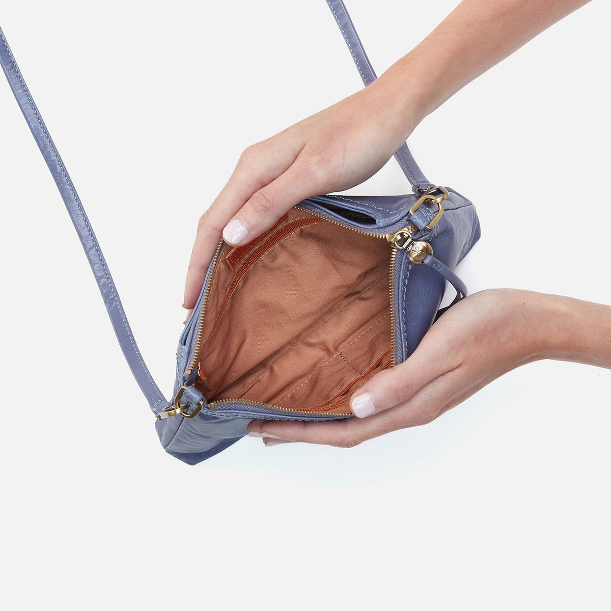 Darcy Crossbody In Polished Leather - Sky Blue | HOBO