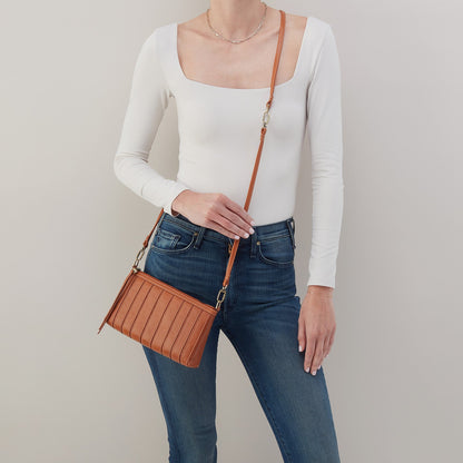 Darcy Crossbody In Smooth Leather - Burnished Caramel | HOBO