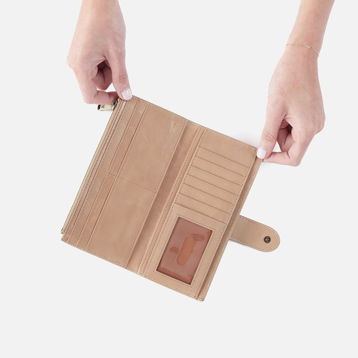 Dunn Continental Wallet In Polished Leather - Sand | HOBO