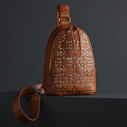 Fern Sling In Pebbled Leather - Warm Honey Pixel Studded | HOBO