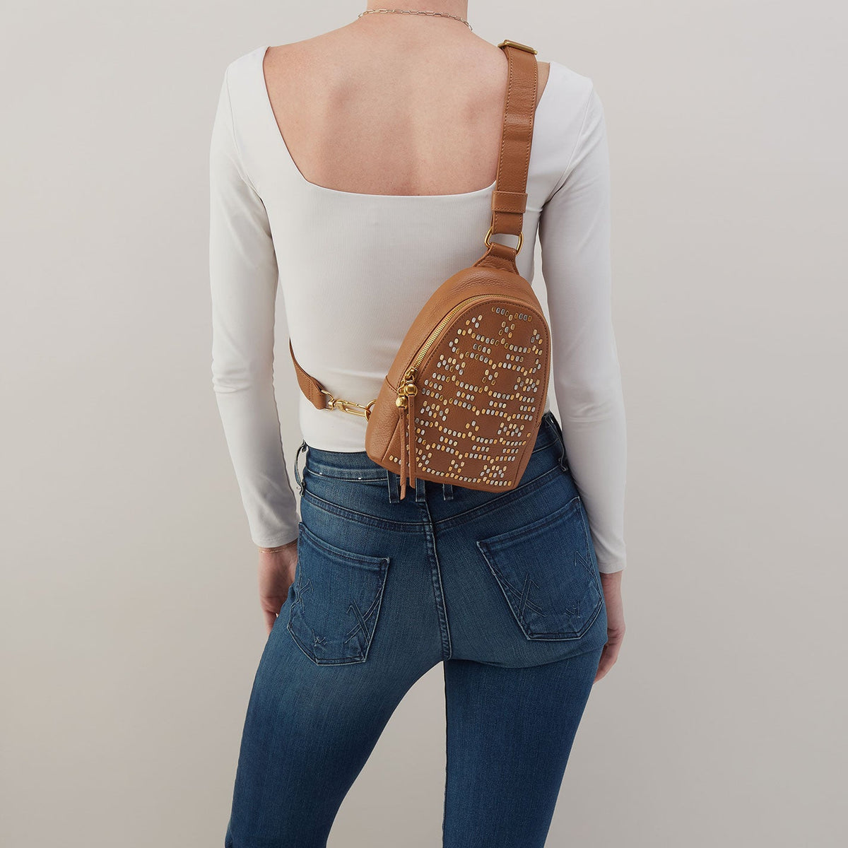 Fern Sling In Pebbled Leather - Warm Honey Pixel Studded | HOBO
