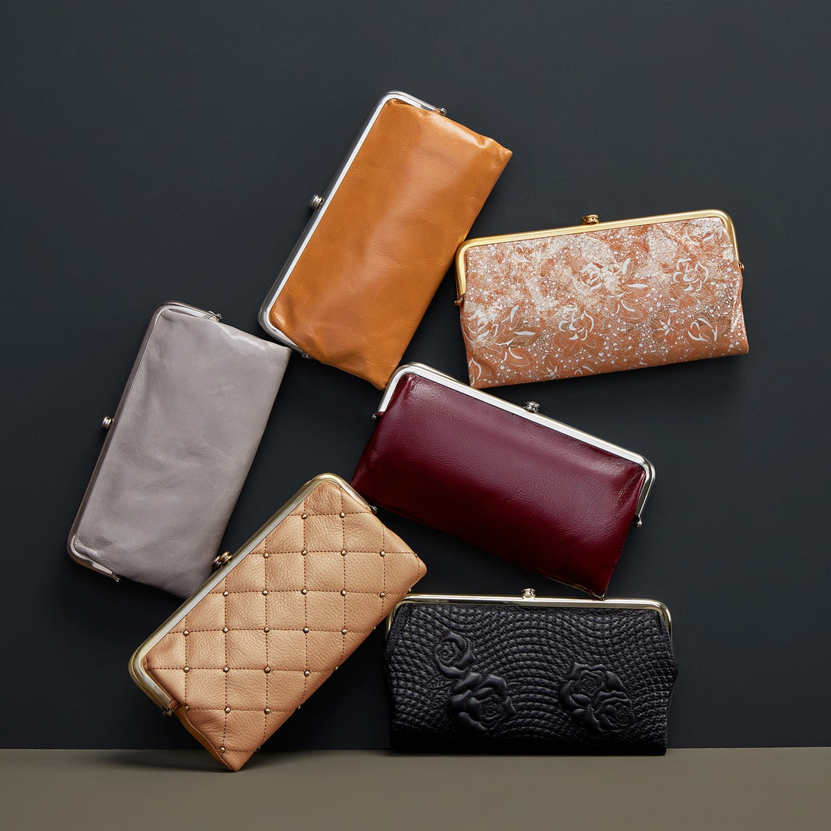 Lauren Clutch-Wallet In Smooth Leather - Black | HOBO