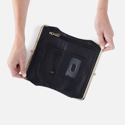 Lauren Clutch-Wallet In Smooth Leather - Black | HOBO