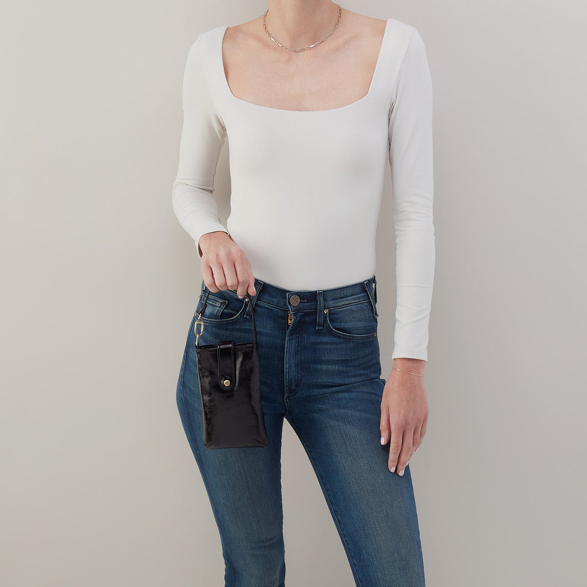 Marlo Carryall Crossbody In Polished Leather - Black | HOBO
