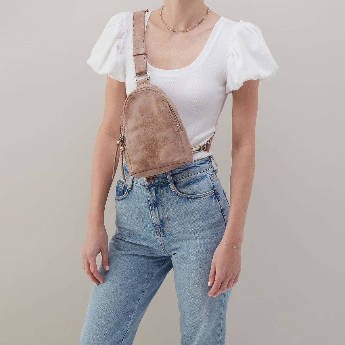 Fern Sling In Buffed Leather - Hazel | HOBO