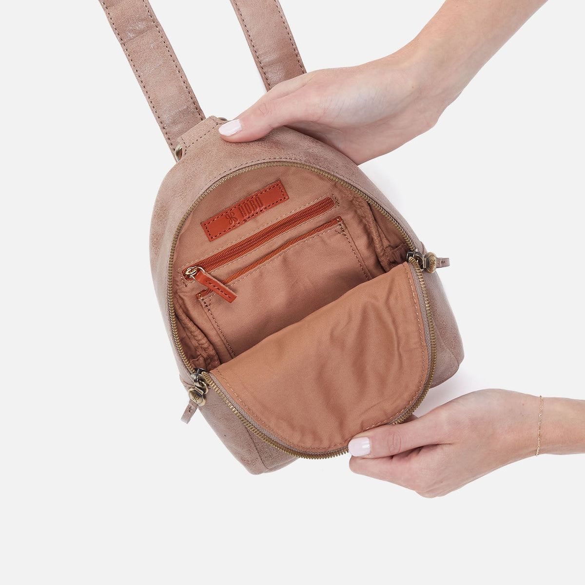 Fern Sling In Buffed Leather - Hazel | HOBO