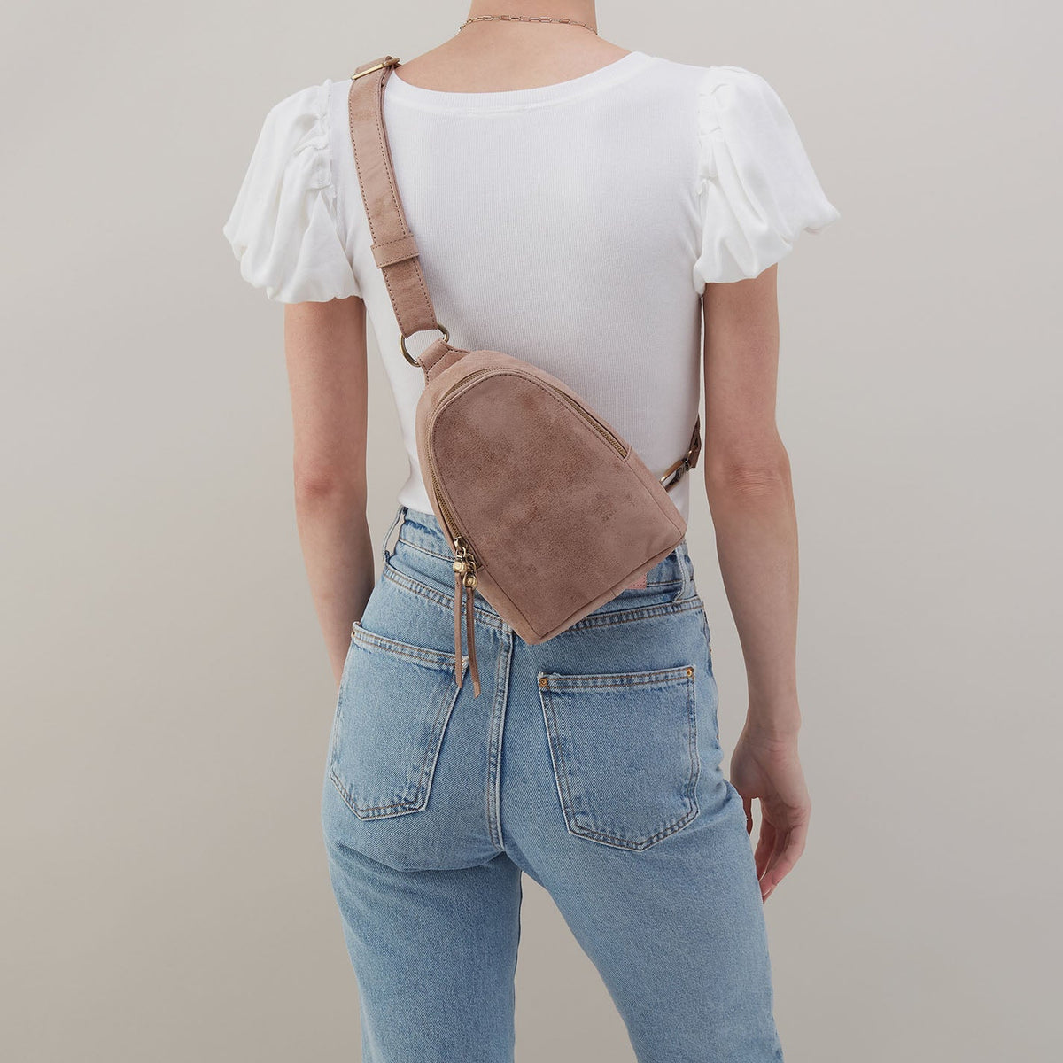 Fern Sling In Buffed Leather - Hazel | HOBO