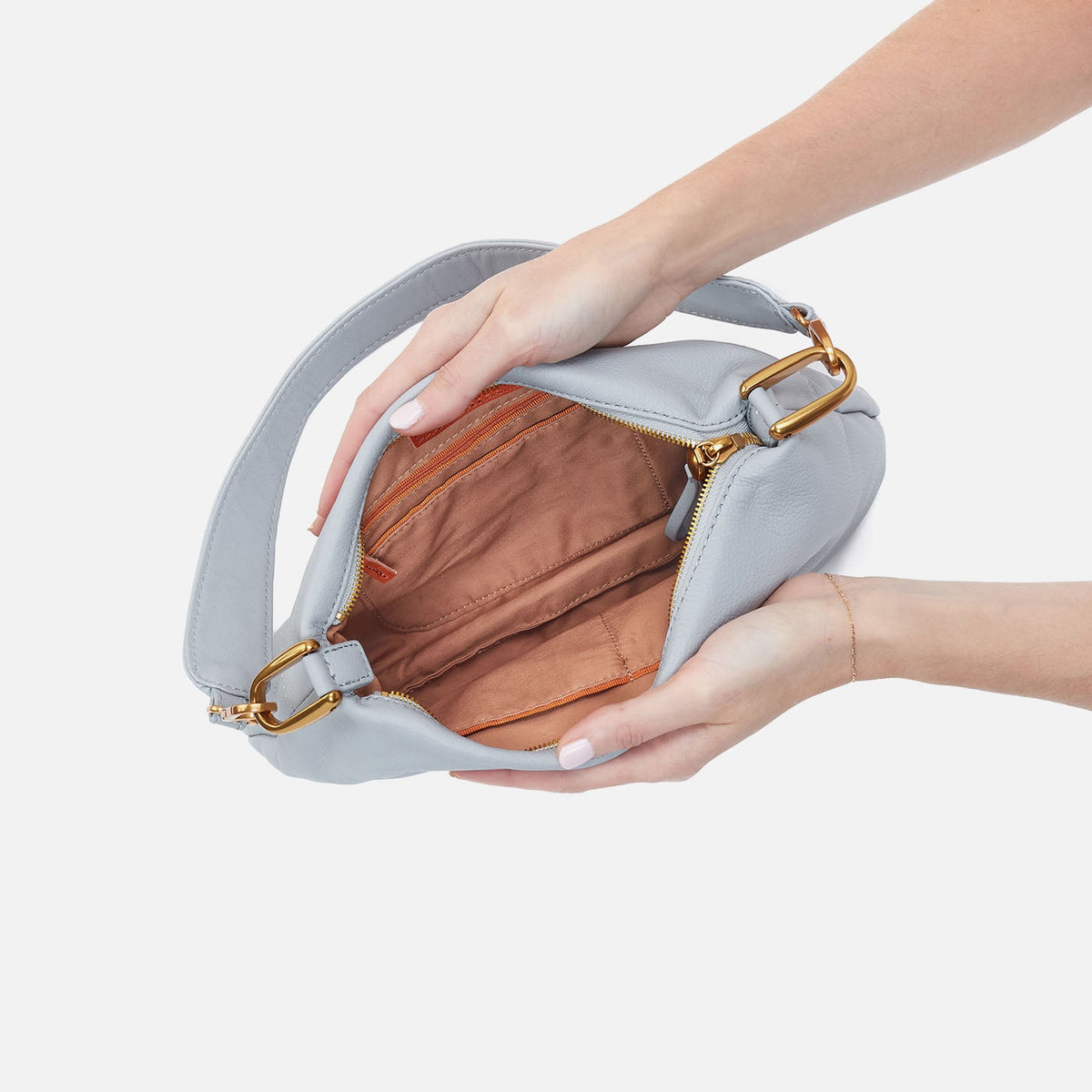 Advance Shoulder Bag In Pebbled Leather - Blue Pearl | HOBO