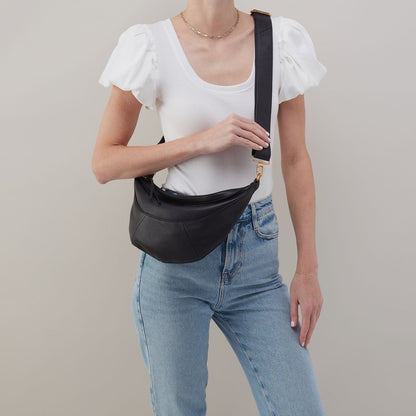 Carmen Sling In Pebbled Leather - Black | HOBO