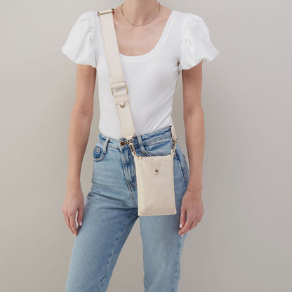 Cass Phone Crossbody In Pebbled Leather - Cream | HOBO