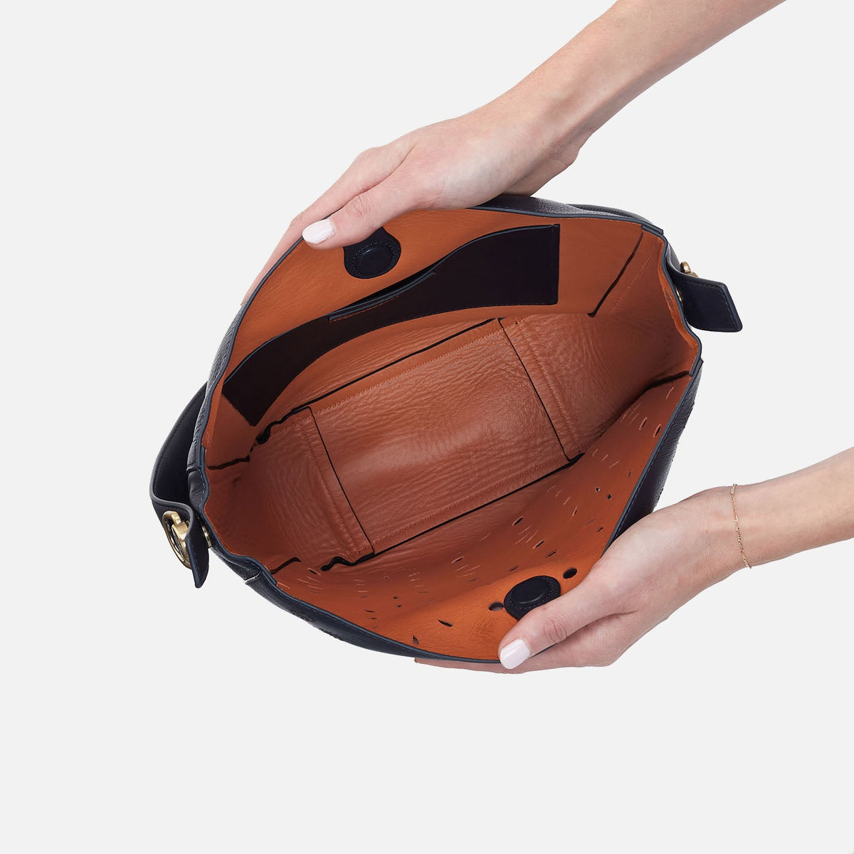 Catalina Hobo In Smooth Leather - Navy | HOBO