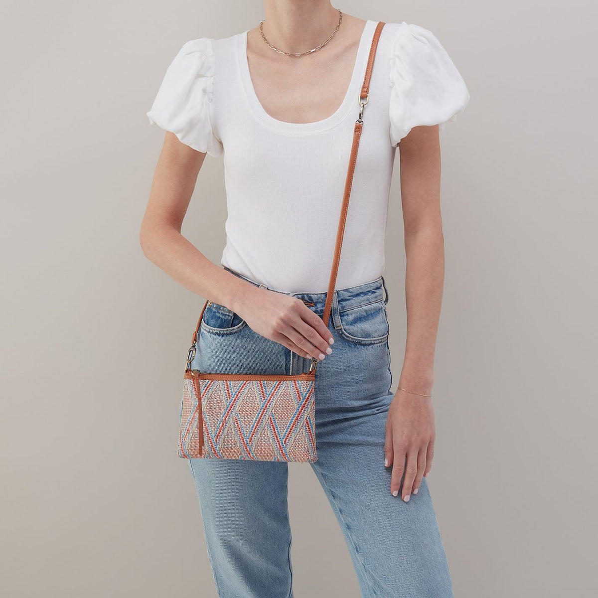 Darcy Crossbody In Multi Weave With Leather Trim - Sunset Raffia | HOBO