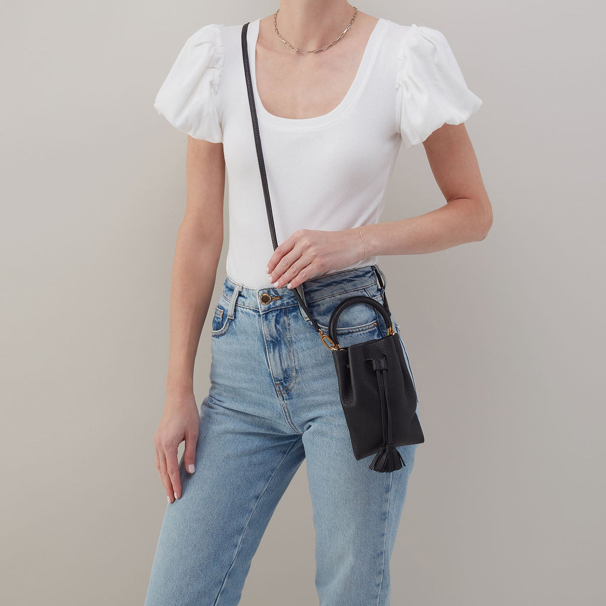 Eden Phone Crossbody In Pebbled Leather - Black | HOBO