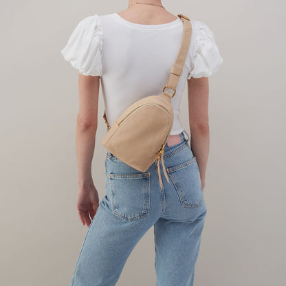 Fern Sling In Pebbled Leather - Linen | HOBO