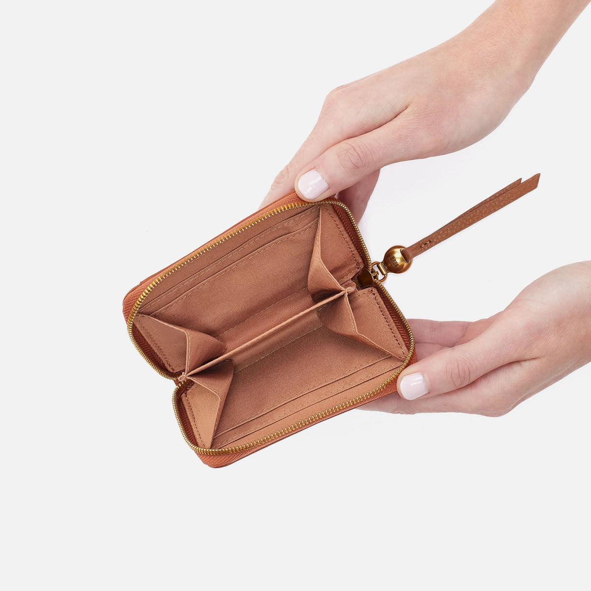 Hart Card Case In Pebbled Leather - Warm Honey | HOBO