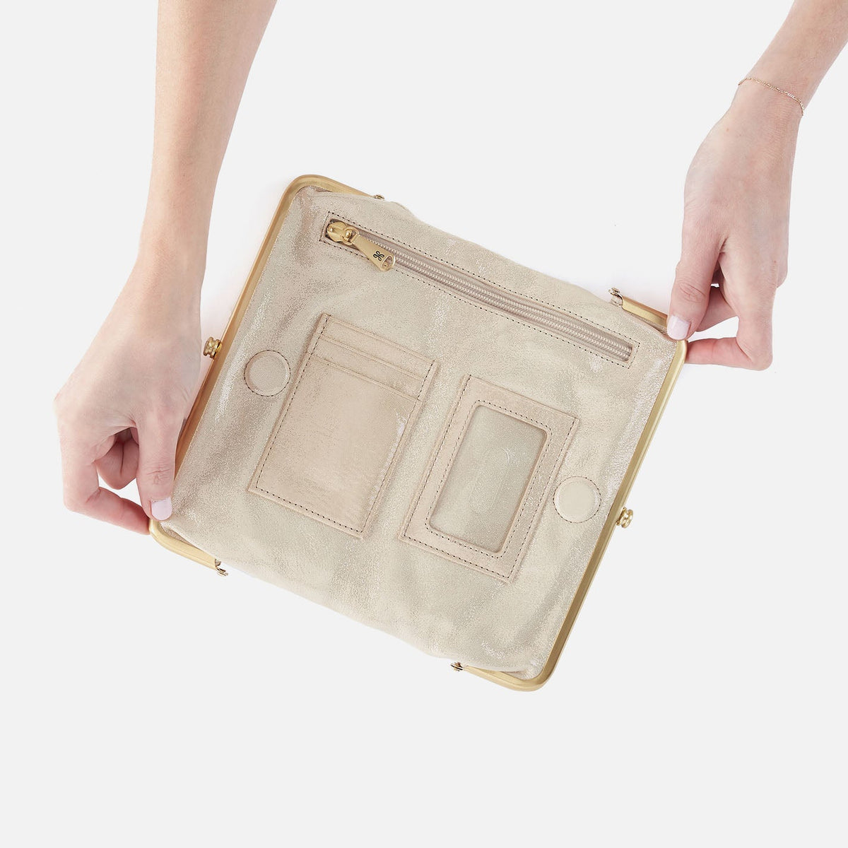 Lauren Clutch-Wallet In Metallic Leather - Sand Shimmer | HOBO