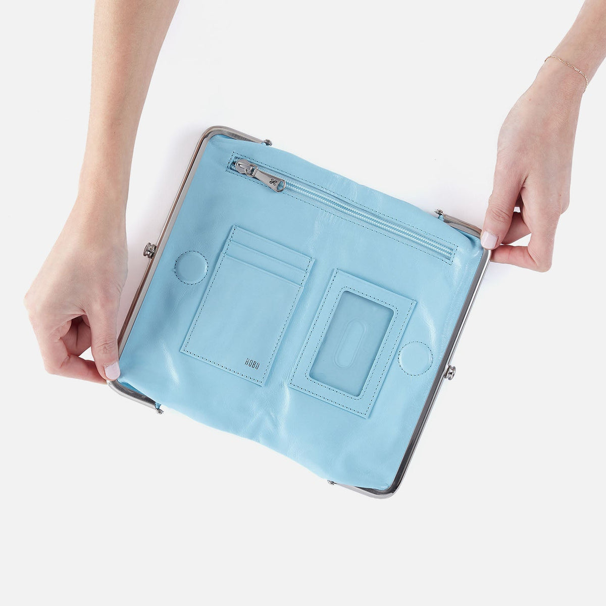 Lauren Clutch-Wallet In Polished Leather - Stratosphere | HOBO