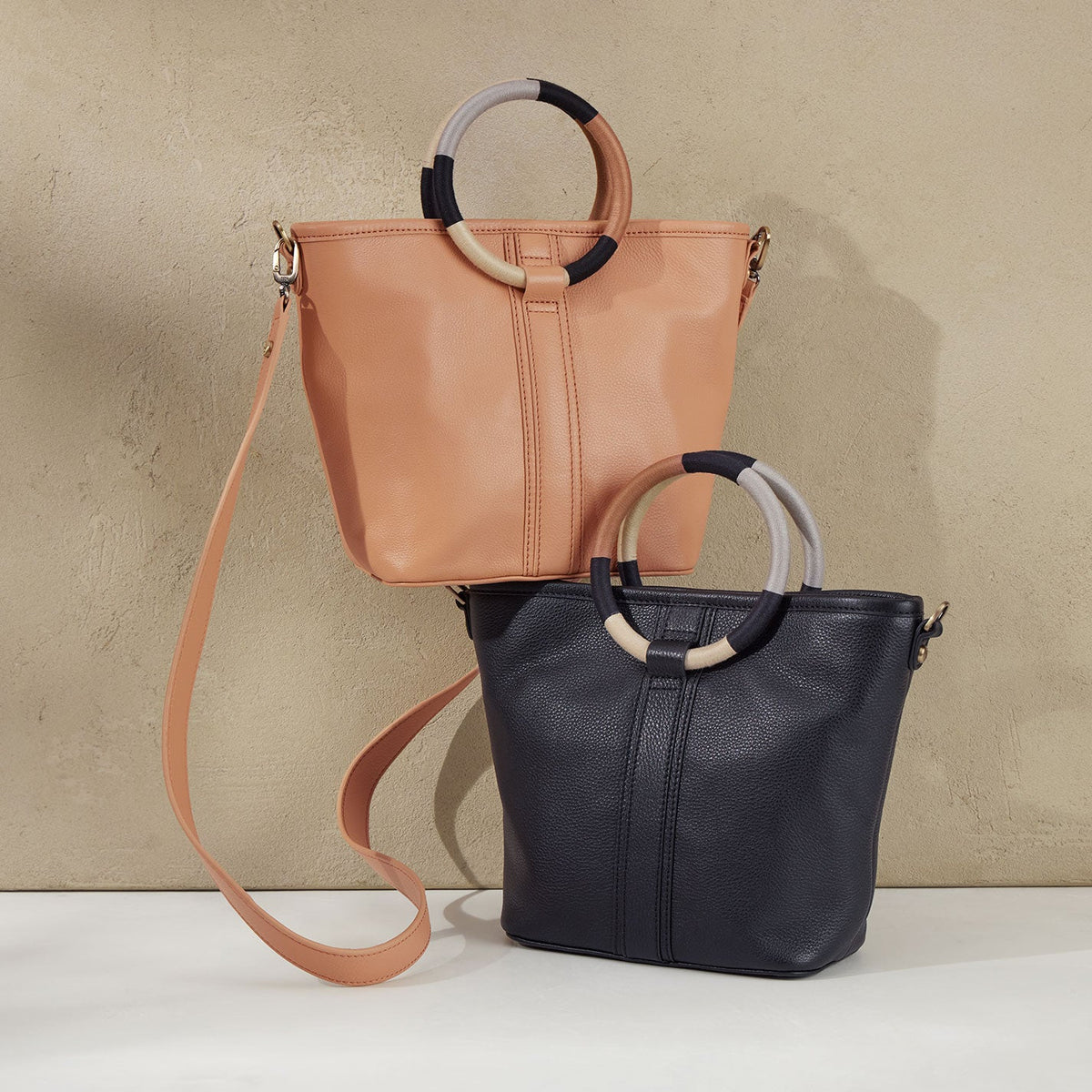 Luna Small Tote In Pebbled Leather - Black | HOBO
