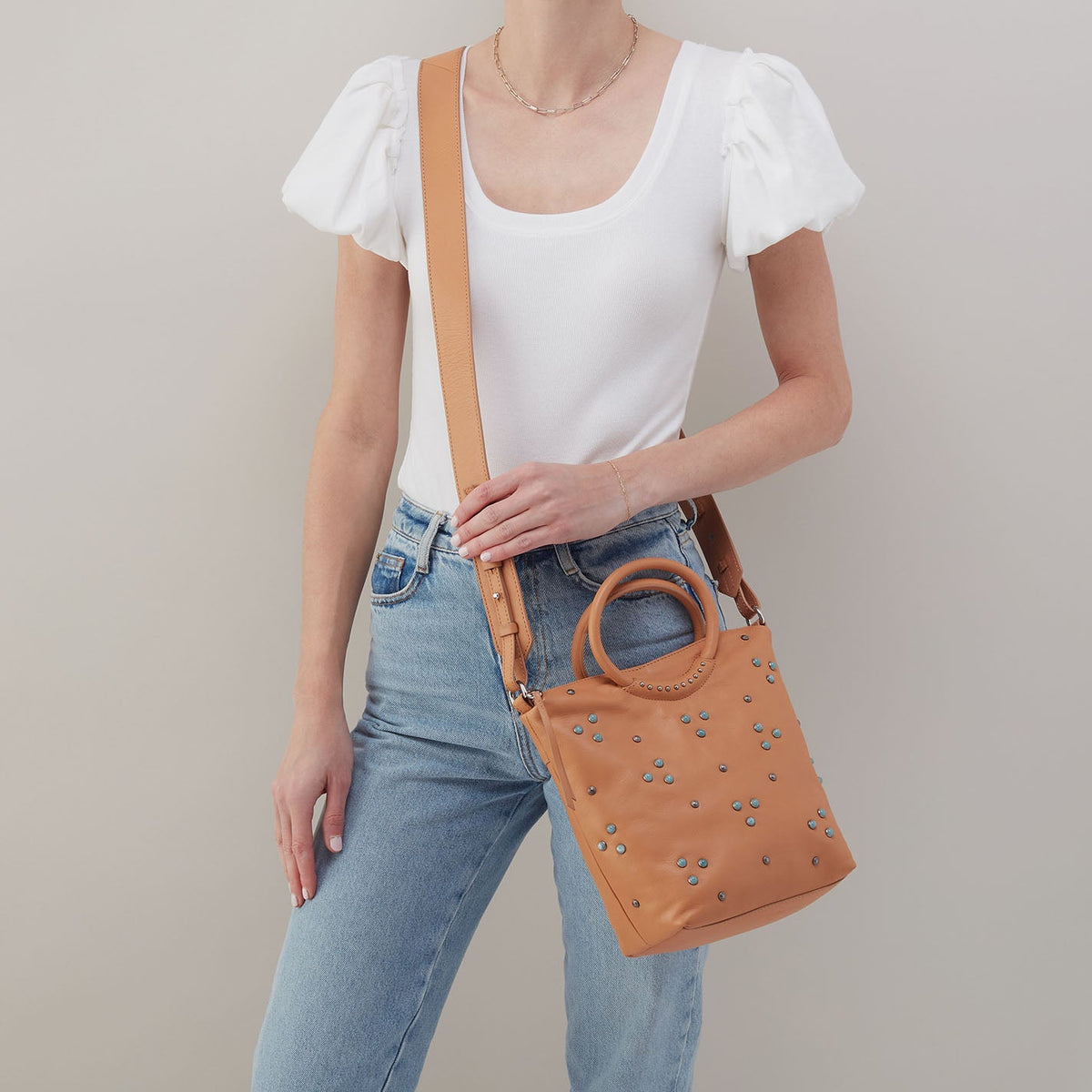 Maggie Crossbody In Smooth Leather - Doe | HOBO