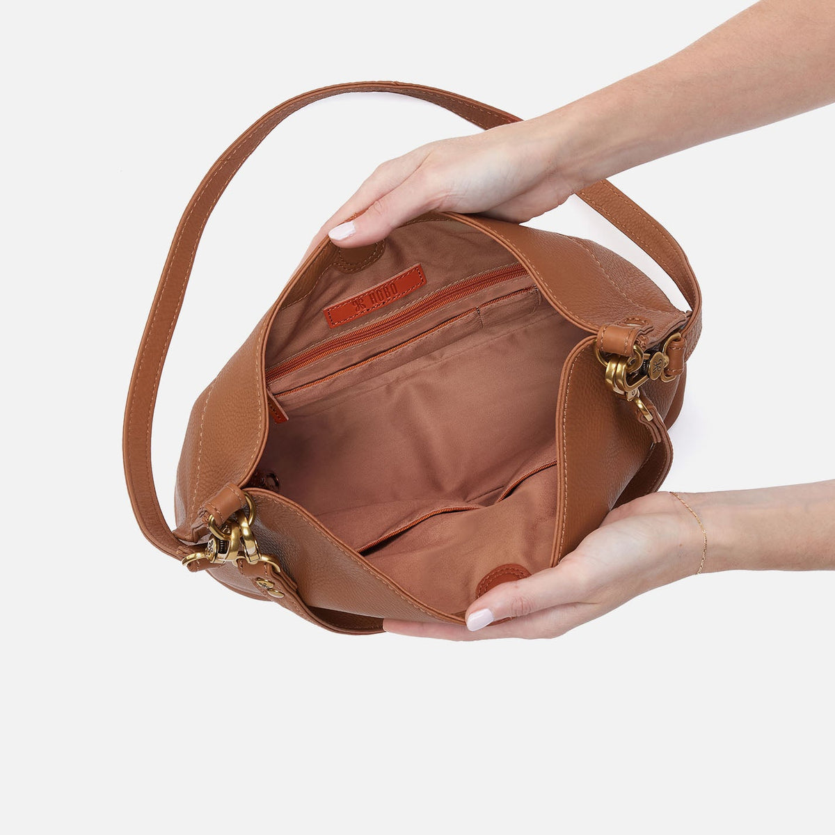 Pier Shoulder Bag In Pebbled Leather - Warm Honey | HOBO