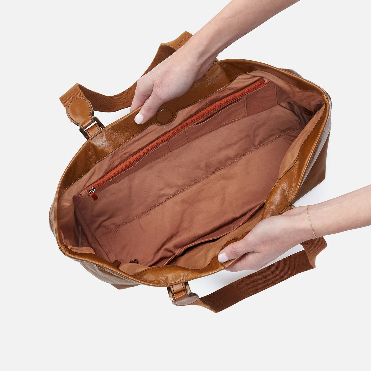 Romy Max Tote In Polished Leather - Truffle | HOBO