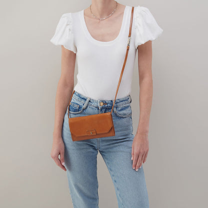 Romy Wallet Crossbody In Polished Leather - Truffle | HOBO