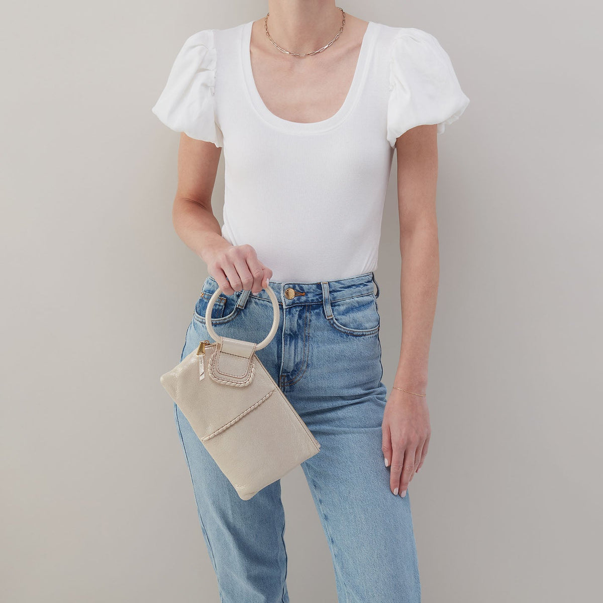 Sable Wristlet In Metallic Leather - Sand Shimmer | HOBO