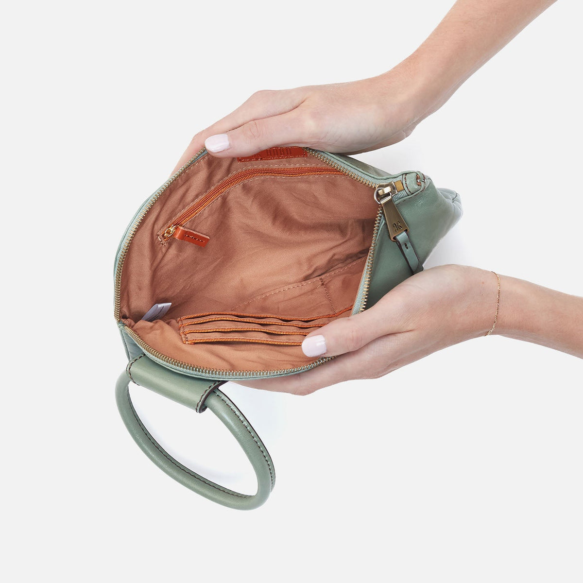 Sable Wristlet In Polished Leather - Jade | HOBO