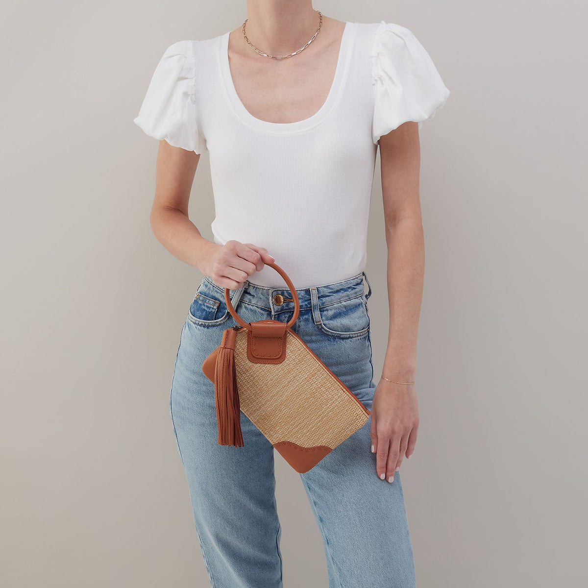 Sable Wristlet In Woven Straw - Natural Straw | HOBO